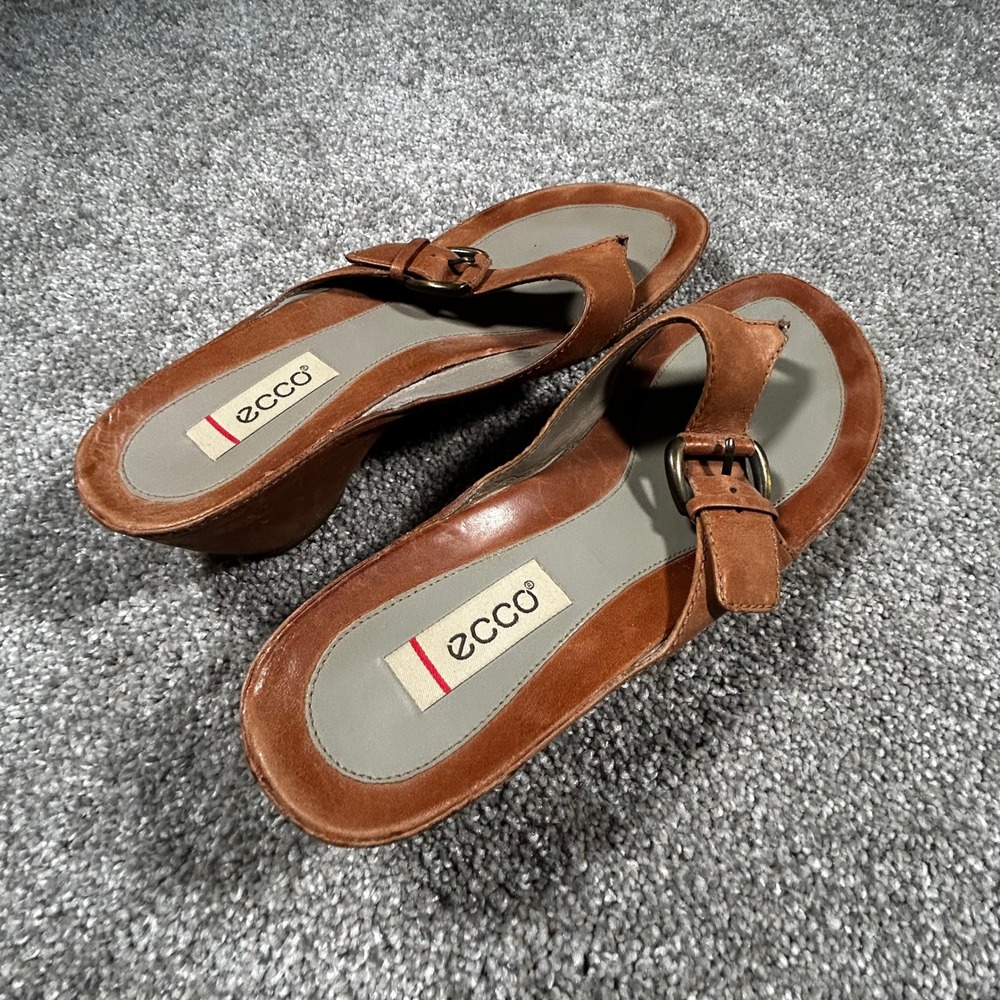 Ecco Womens Brown Leather Wedge Sandals Buckle Thong Slides Size 8 EU 39 - Picture 4 of 6